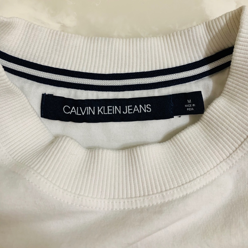 Calvin Klein - Picture 2 of 3